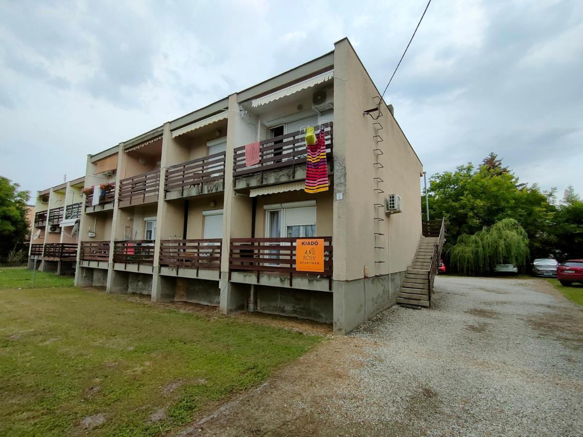 Rosy Apartman Apartment Vonyarcvashegy Exterior photo