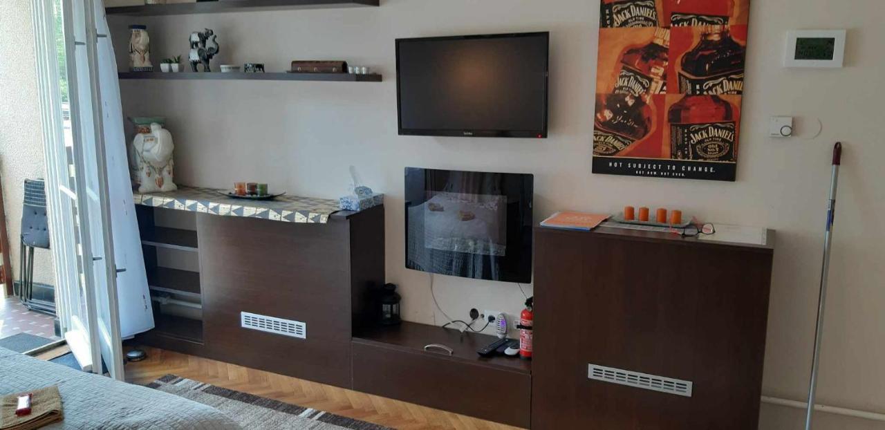 Rosy Apartman Apartment Vonyarcvashegy Exterior photo