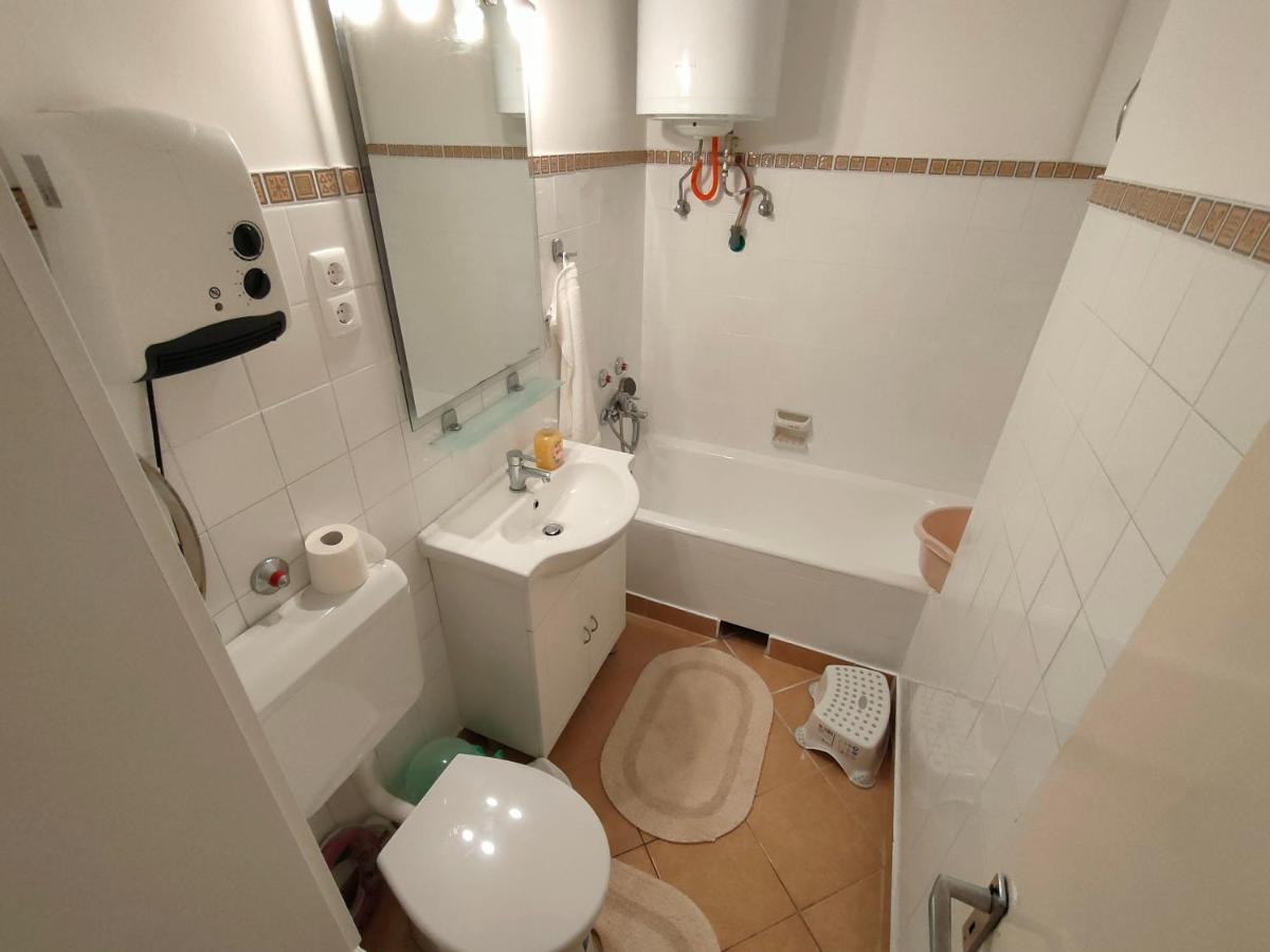 Rosy Apartman Apartment Vonyarcvashegy Exterior photo