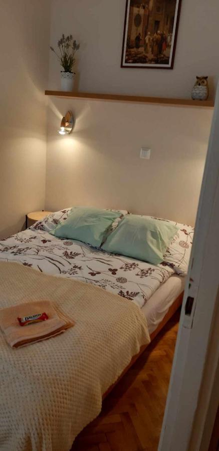 Rosy Apartman Apartment Vonyarcvashegy Exterior photo